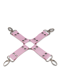Charger l'image dans la galerie, Attache en croix Hogtie