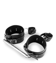 Charger l'image dans la galerie, Contrainte BDSM cuisses et poignets avec barre