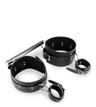 Charger l'image dans la galerie, Contrainte BDSM cuisses et poignets avec barre