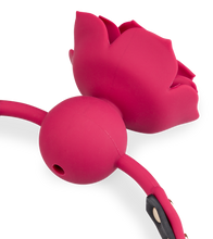 Charger l'image dans la galerie, Gag ball en similicuir avec rose en silicone