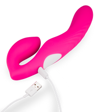 Charger l'image dans la galerie, Gode ceinture sans harnais télécommandé GirlBoss