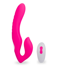 Charger l'image dans la galerie, Gode ceinture sans harnais télécommandé GirlBoss