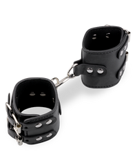 Charger l'image dans la galerie, Menottes poignets réglables cuir noir BDSM