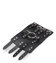 Charger l'image dans la galerie, Menottes poignets réglables cuir noir BDSM