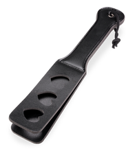 Charger l'image dans la galerie, Paddle BDSM en similicuir avec cœurs